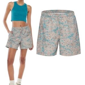 TNA Aritzia Abel 5” water repellent women’s shorts